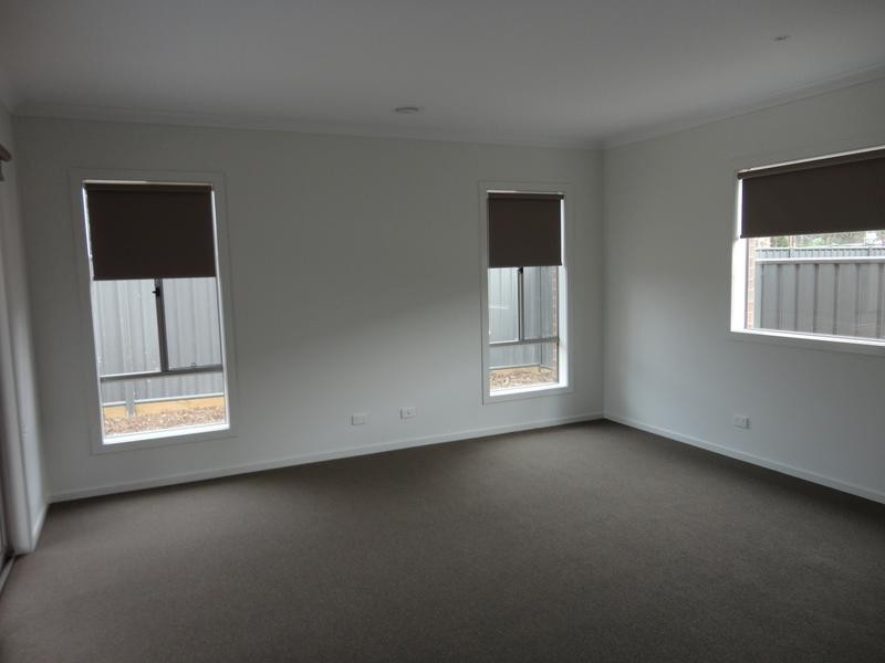 14 Perry Lane, Epsom VIC 3551