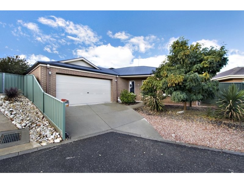 8 Cheviot Place, Bendigo VIC 3550