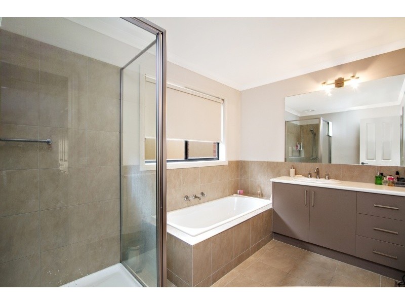 61a Raglan Street, White Hills VIC 3550