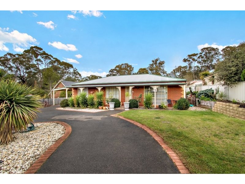 1 Fraser Court, Kangaroo Flat VIC 3555