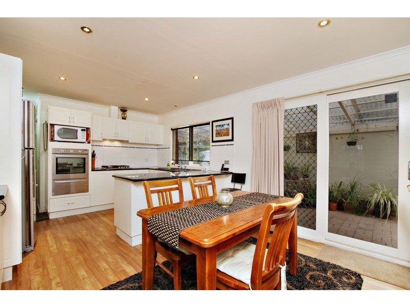 1 Fraser Court, Kangaroo Flat VIC 3555