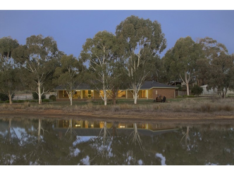 16 Collins Lane, Strathfieldsaye VIC 3551