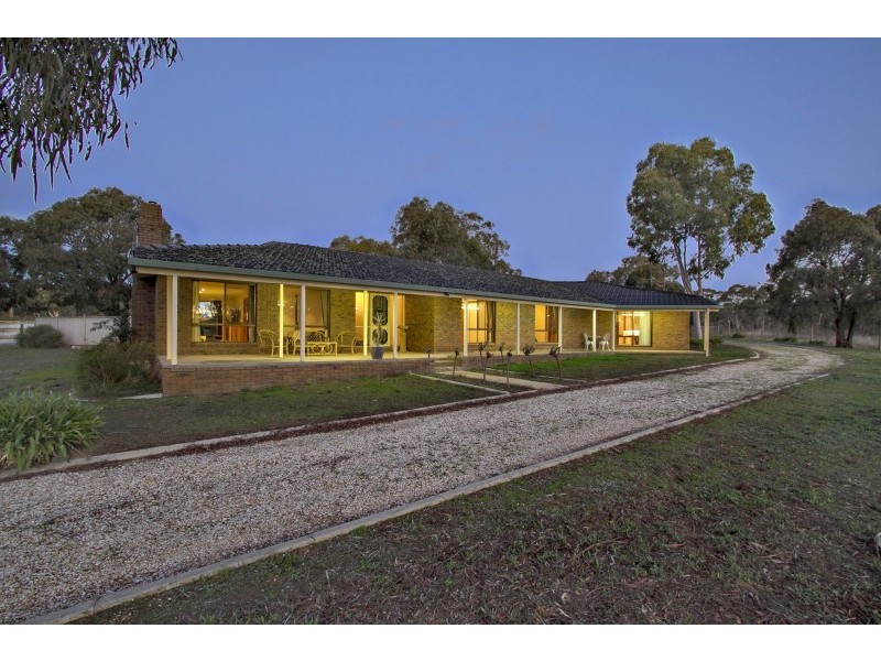 16 Collins Lane, Strathfieldsaye VIC 3551