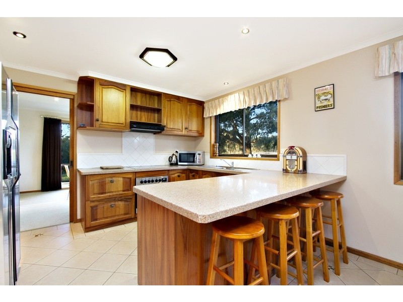 16 Collins Lane, Strathfieldsaye VIC 3551