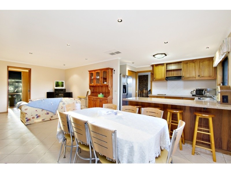 16 Collins Lane, Strathfieldsaye VIC 3551