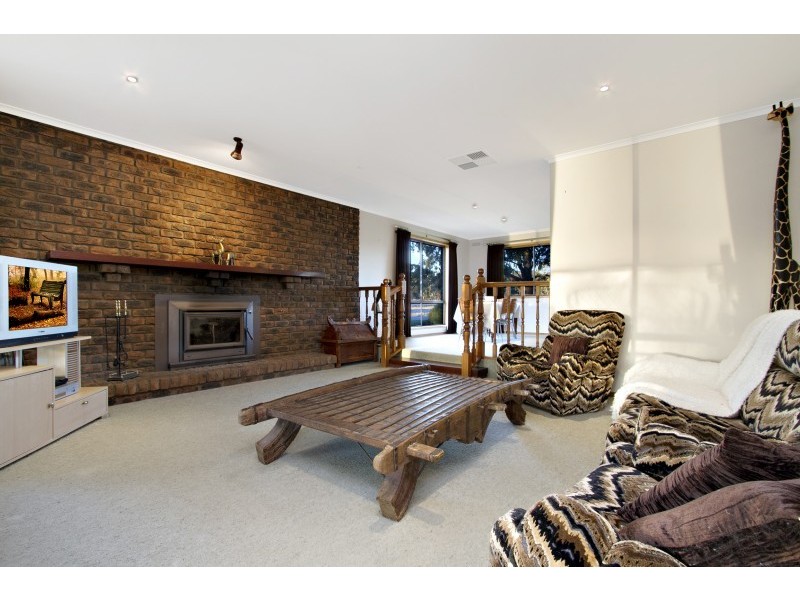 16 Collins Lane, Strathfieldsaye VIC 3551