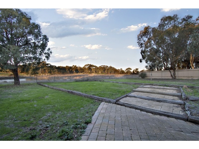 16 Collins Lane, Strathfieldsaye VIC 3551