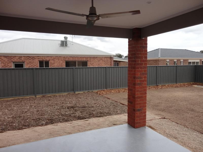 278 Station Street, Epsom VIC 3551