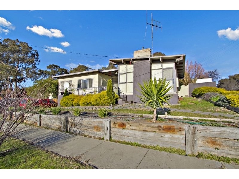 20 Leigh Avenue, Kennington VIC 3550