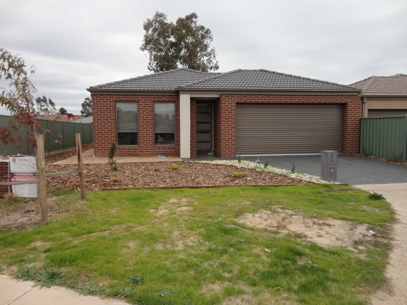 8 Deharl Court, Epsom VIC 3551