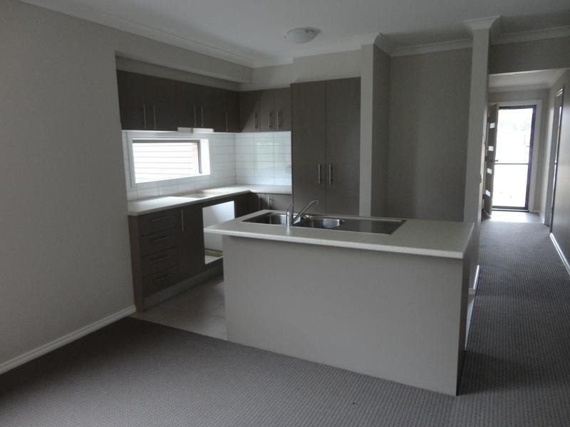 8 Deharl Court, Epsom VIC 3551