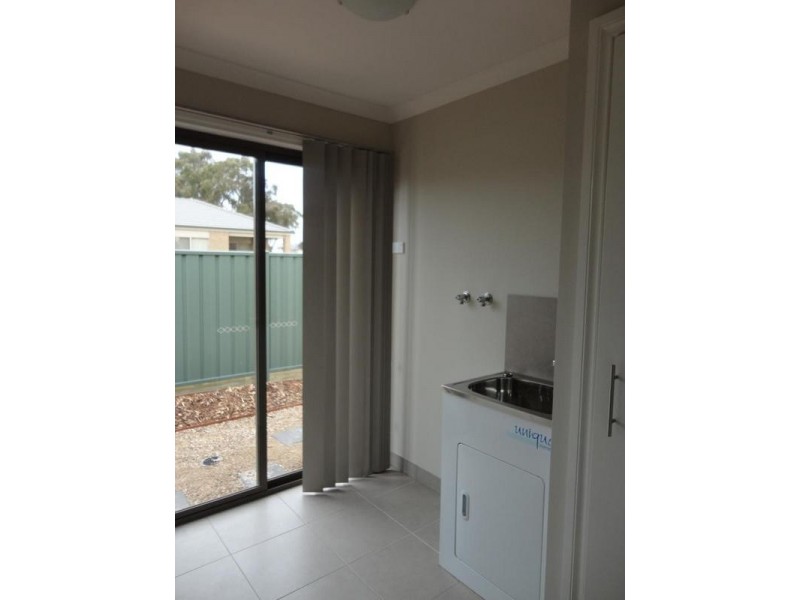 8 Deharl Court, Epsom VIC 3551
