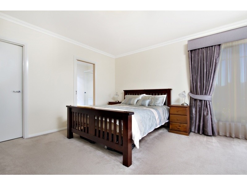 6 Waterview Drive, White Hills VIC 3550