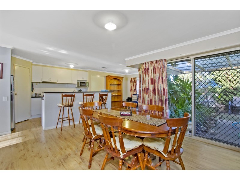 28 Daniel Drive, Golden Square VIC 3555