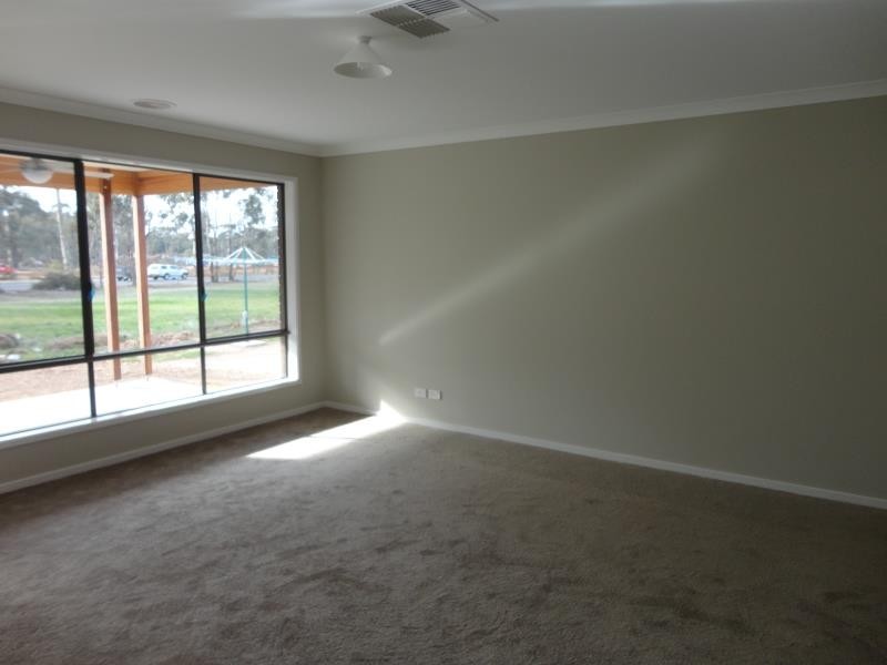 71 Kingston Drive, Eaglehawk VIC 3556