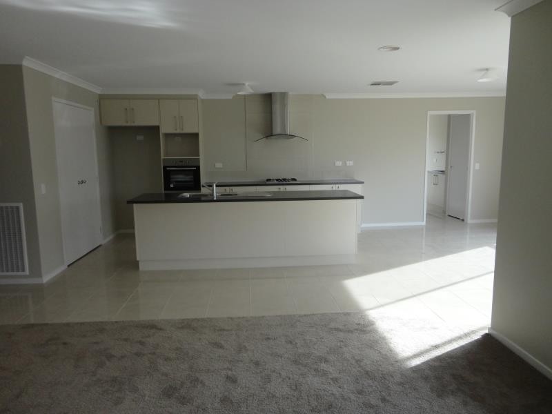 71 Kingston Drive, Eaglehawk VIC 3556