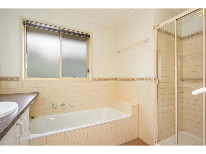 11 Devon Close, Strathdale VIC 3550