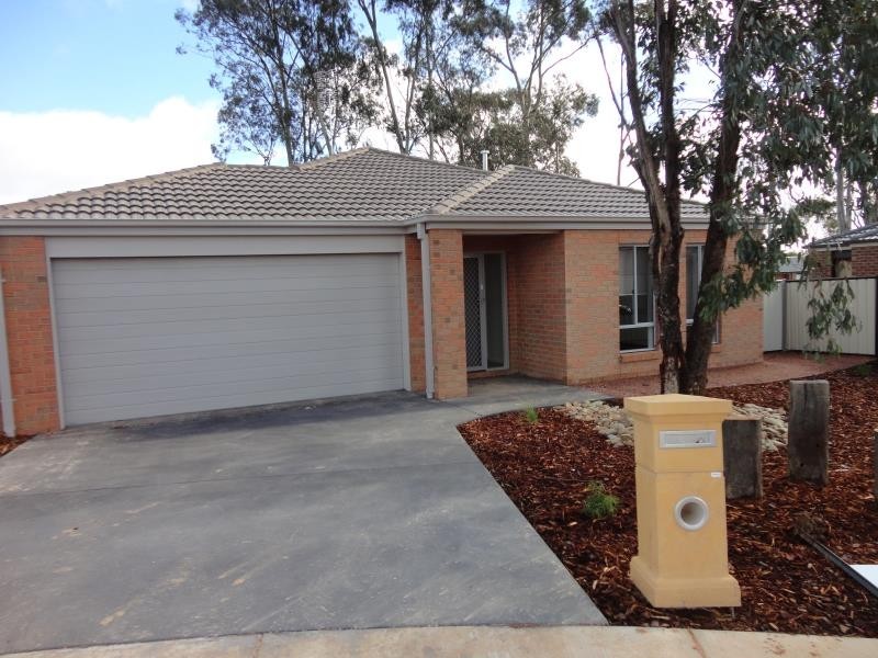 13 Imperial Court, Eaglehawk VIC 3556