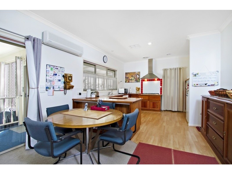 17 Elvey Drive, Kangaroo Flat VIC 3555