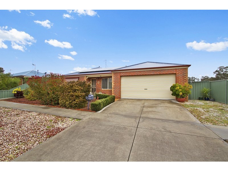 19 Symes Street, Kangaroo Flat VIC 3555