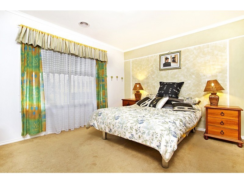 19 Symes Street, Kangaroo Flat VIC 3555