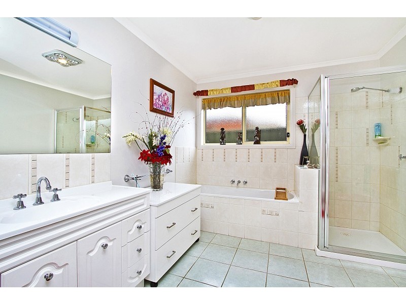 19 Symes Street, Kangaroo Flat VIC 3555