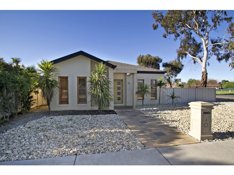 2 Botanical Drive, Epsom VIC 3551