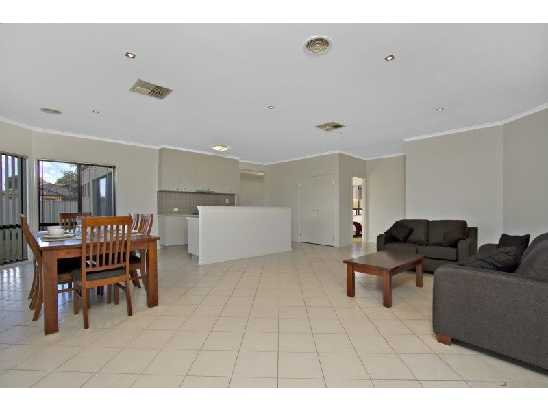 2 Botanical Drive, Epsom VIC 3551