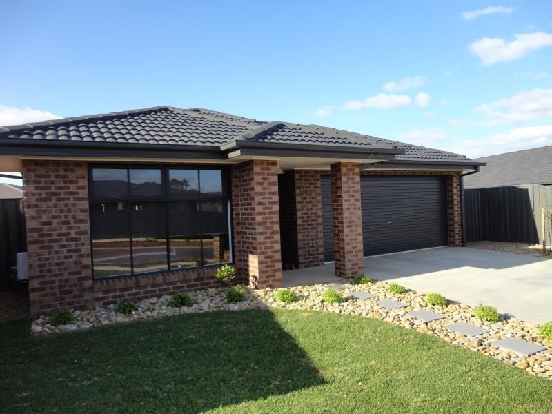 12 Riversdale Avenue, Eaglehawk VIC 3556