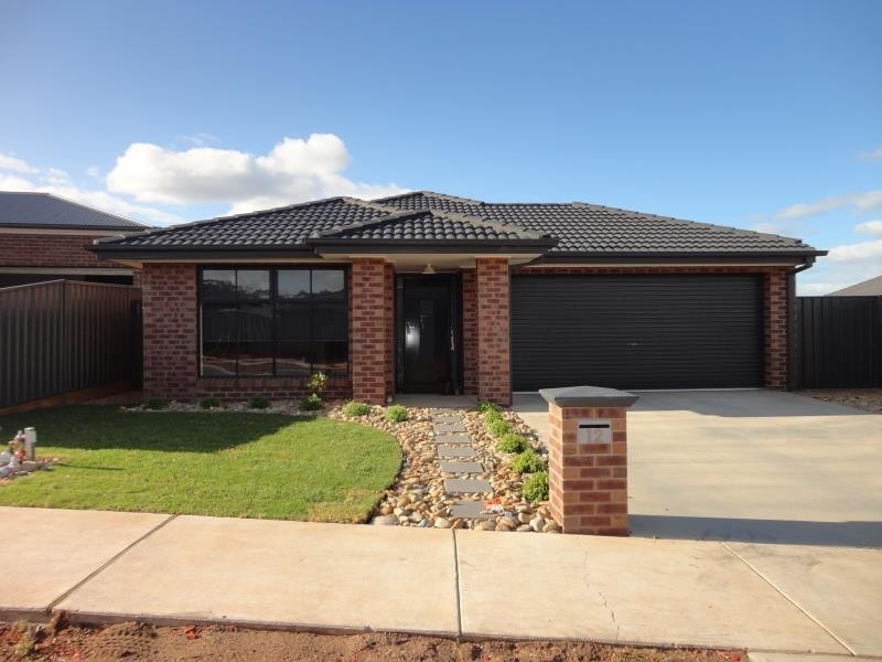12 Riversdale Avenue, Eaglehawk VIC 3556