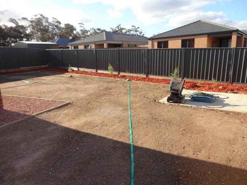 12 Riversdale Avenue, Eaglehawk VIC 3556