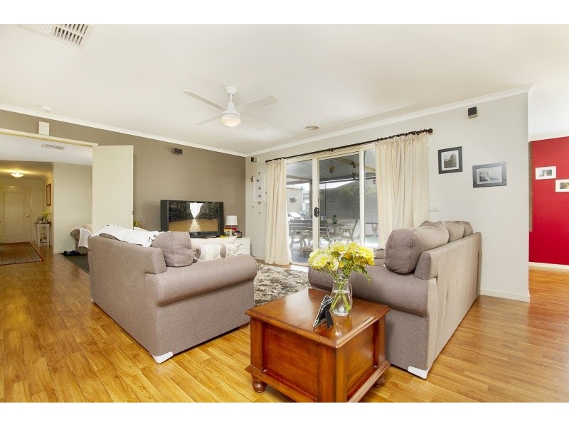 48 Mistletoe Street, Golden Square VIC 3555