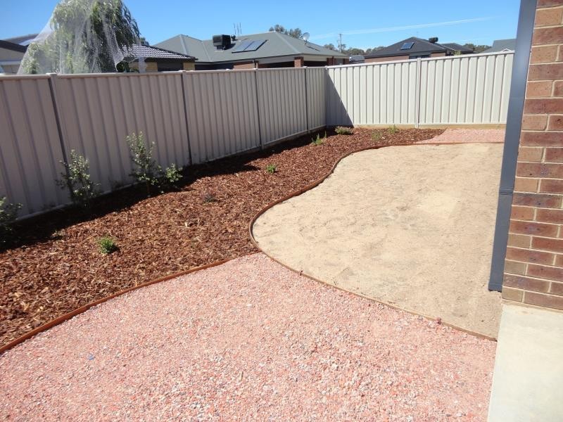 5 Cobb Court, Kangaroo Flat VIC 3555