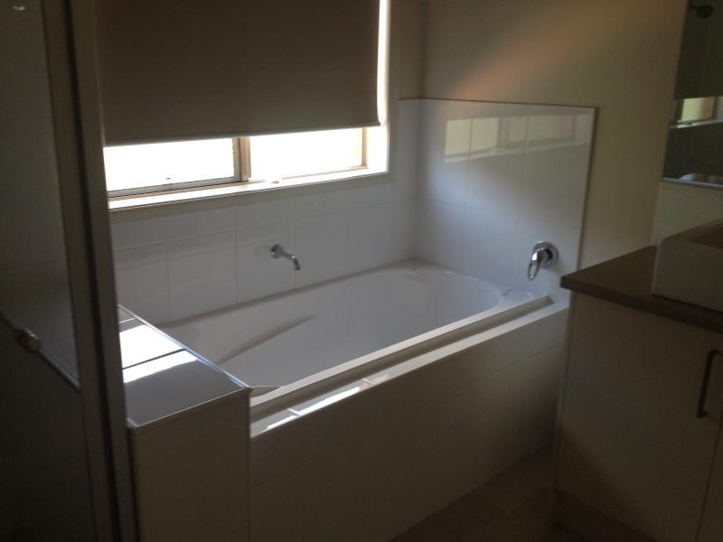 19 Caulfield Drive, Epsom VIC 3551