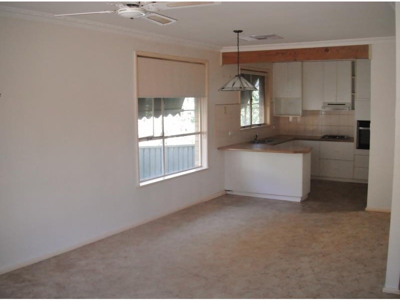 15 Leigh Avenue, Kennington, Kennington VIC 3550