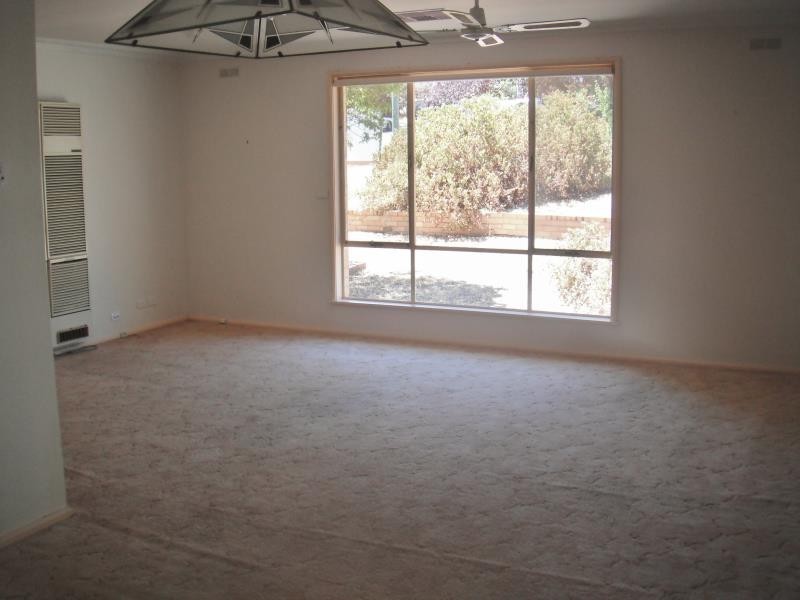 15 Leigh Avenue, Kennington, Kennington VIC 3550