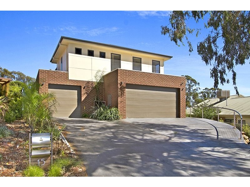 15 Hillary Court, Strathdale VIC 3550