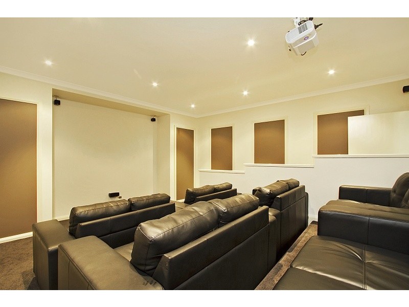 15 Hillary Court, Strathdale VIC 3550