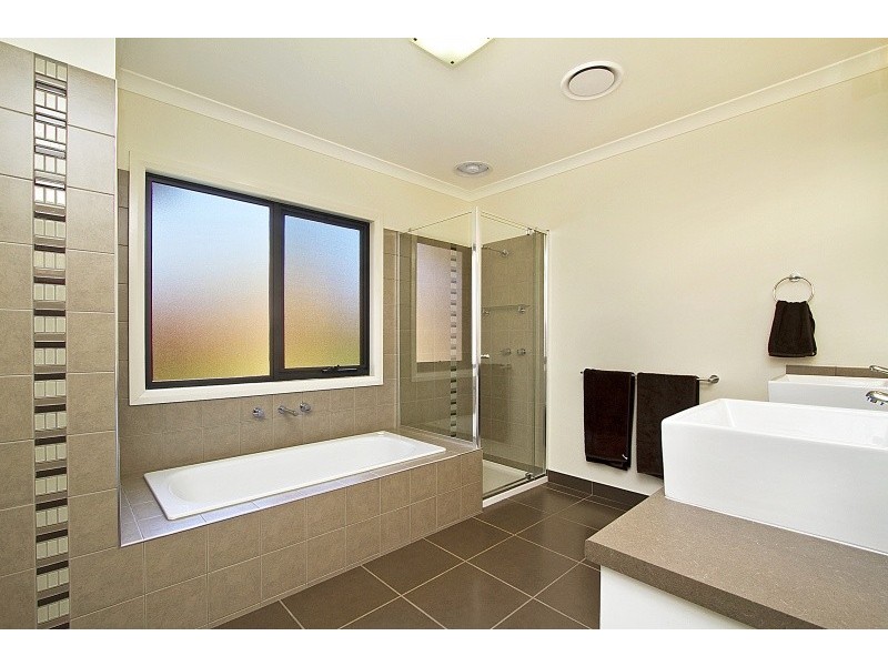 15 Hillary Court, Strathdale VIC 3550