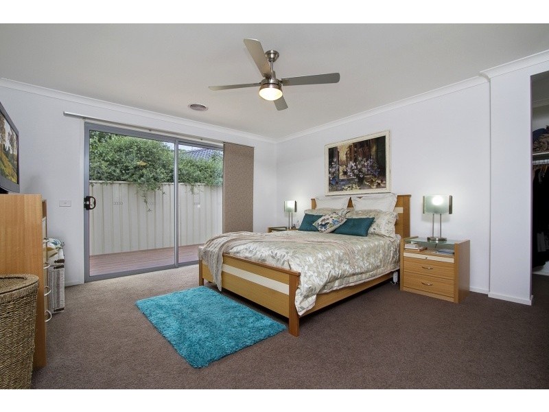 31b Greenwood Drive, Kennington VIC 3550