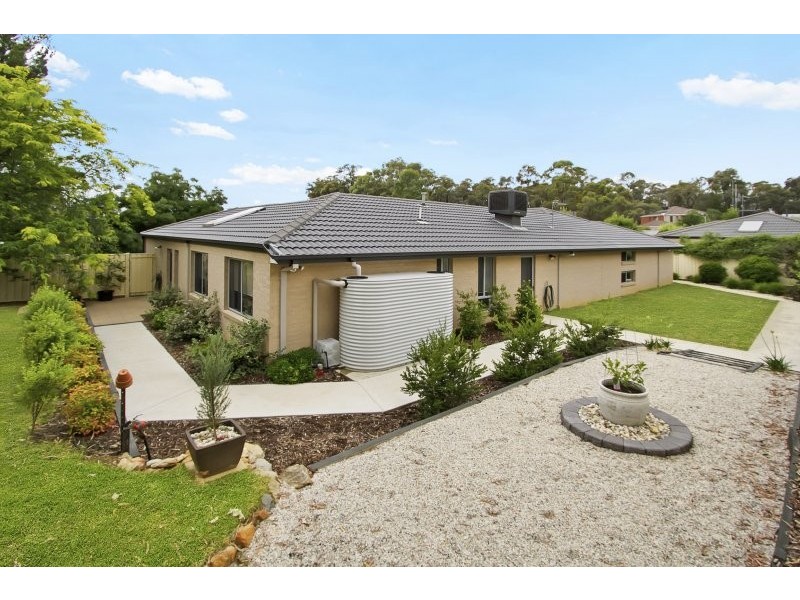 31b Greenwood Drive, Kennington VIC 3550