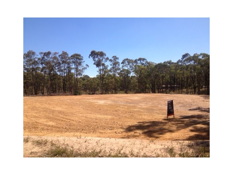 1 Cockateal Close, Junortoun VIC 3551