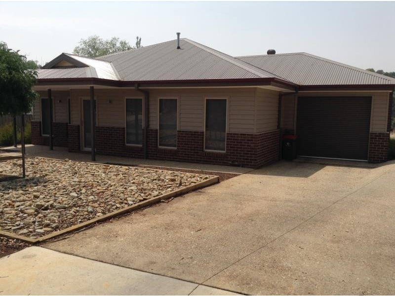 1/27 MacDougall Road, Golden Square VIC 3555