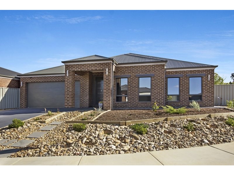 7 Topaz Avenue, White Hills VIC 3550