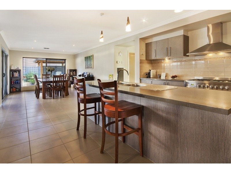 7 Topaz Avenue, White Hills VIC 3550