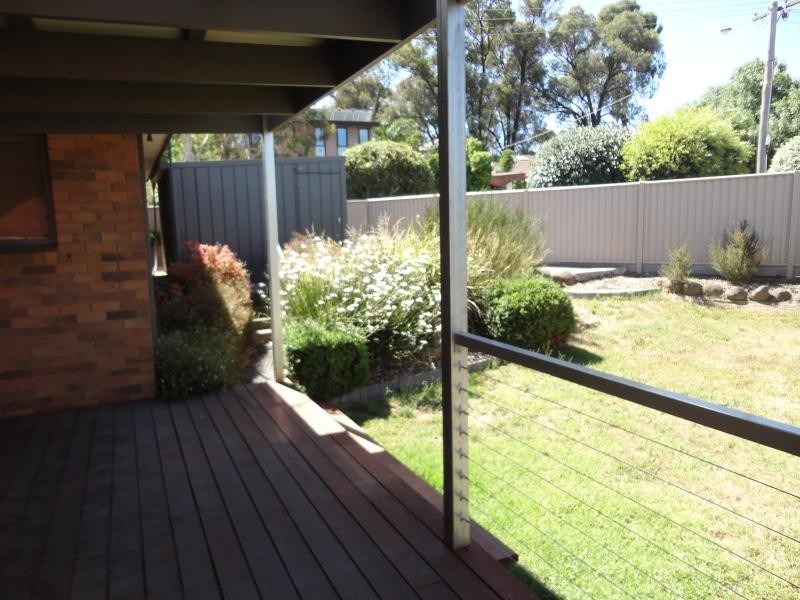 11 Desmond Street, Strathdale VIC 3550