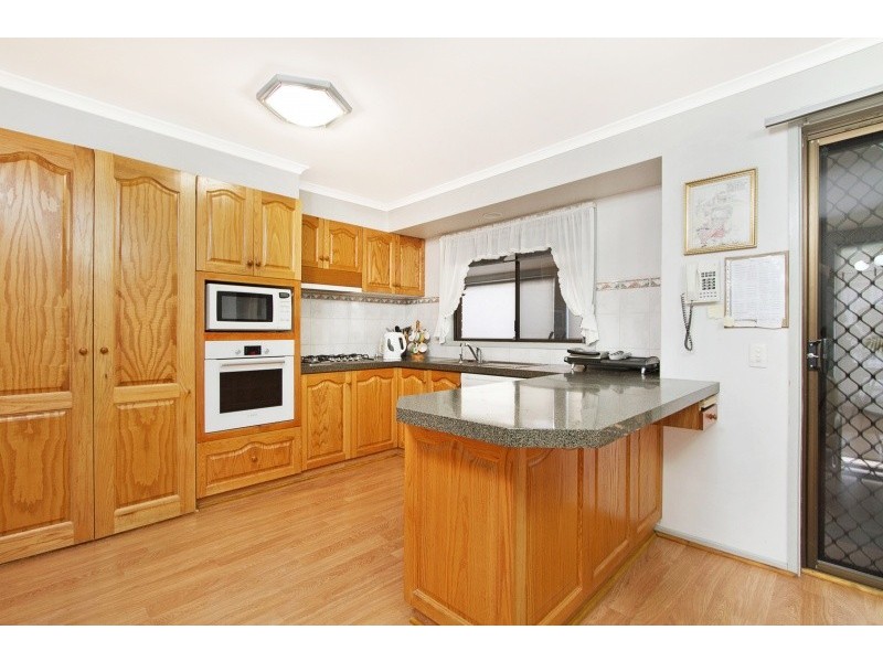 1/21 Mayfield Parade, Strathdale VIC 3550
