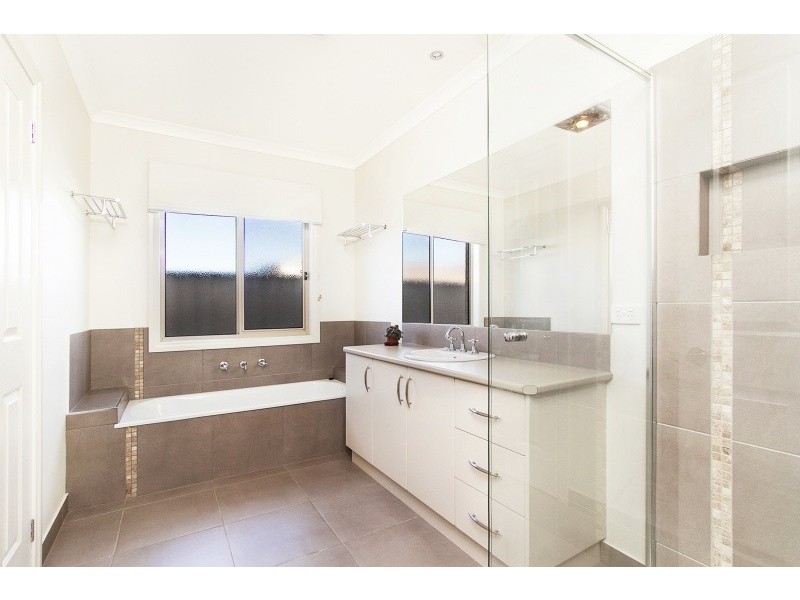 7 Regent Street, Strathfieldsaye VIC 3551