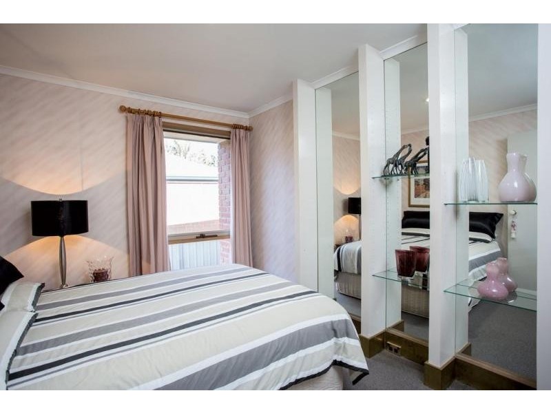 1 Essex Court, Strathdale VIC 3550