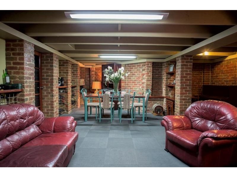 1 Essex Court, Strathdale VIC 3550